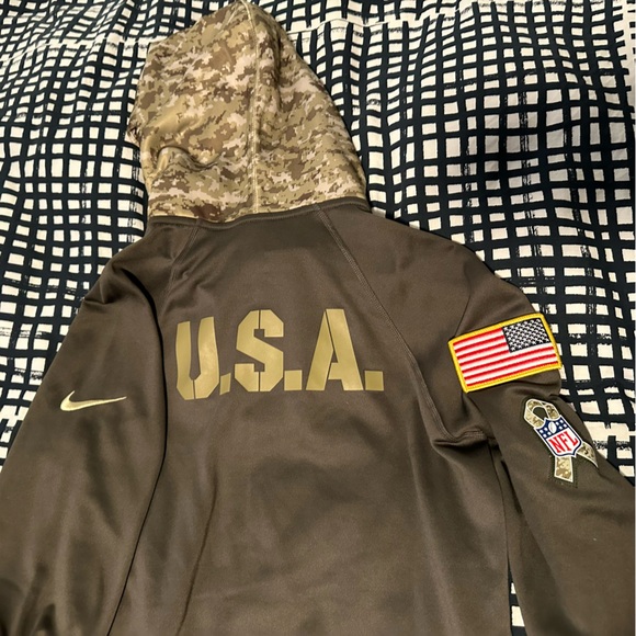 2017 Denver Broncos Salute to Service 🫡 Hoodie - Picture 2 of 5